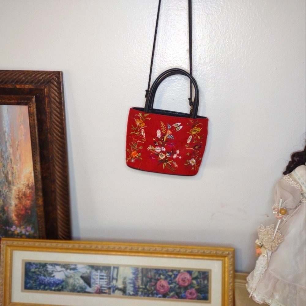 Stunning Embroidery crossbag